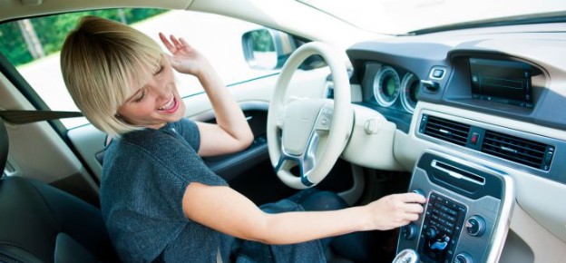 Internationale vrouwendag: vrouwen rijden beter dan mannen