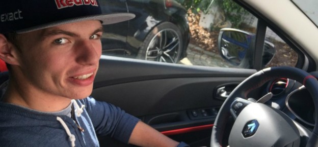Max Verstappen in auto