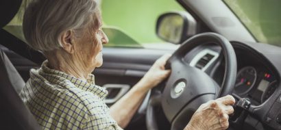 Oude bestuurder betaalt (soms ongemerkt) veel meer premie