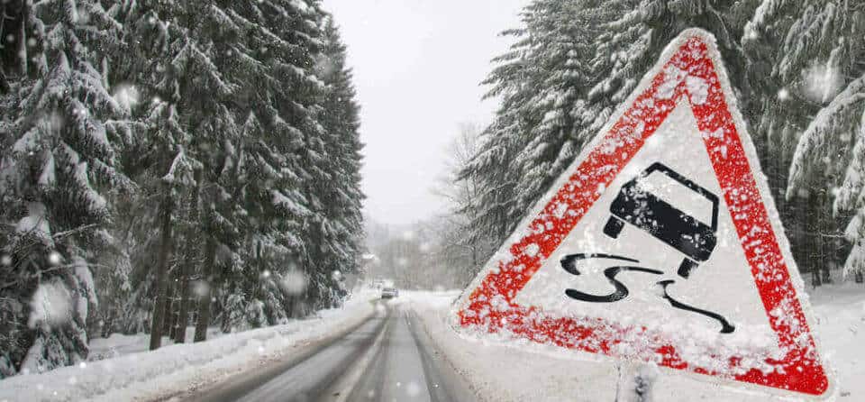 Autorijden met gladheid op de weg