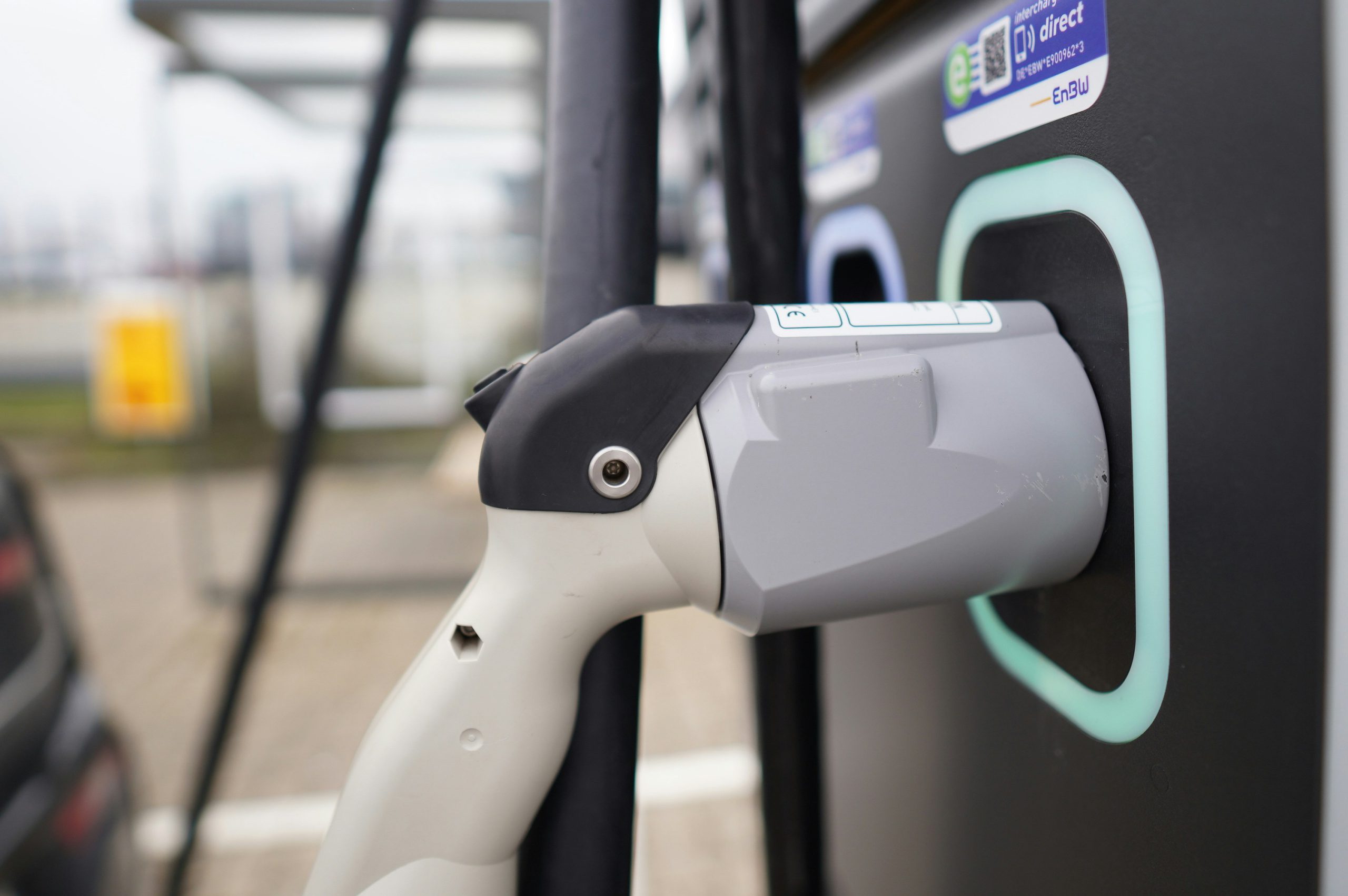 Hybride of elektrische auto
