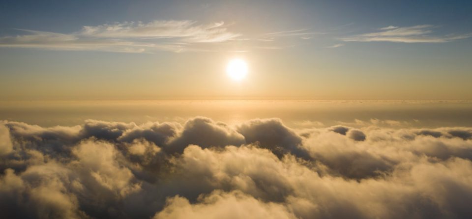 Wolken en zon