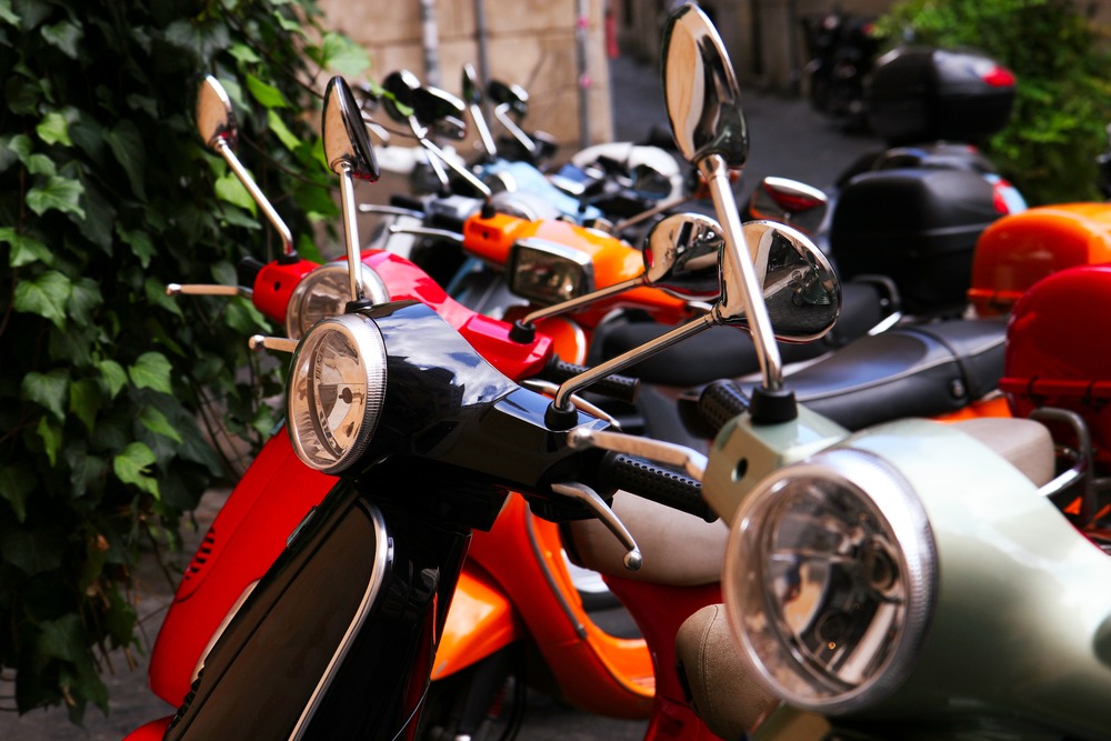 Scooter- of snorfiets: wat is het verschil? | Pricewise