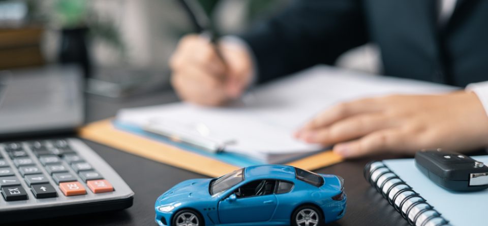 blauwe auto, autoverzekering