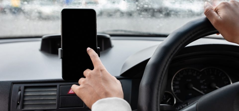 Appen achter het stuur