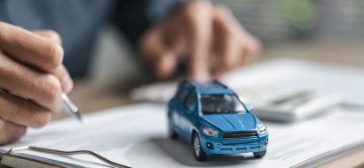 Jongste bestuurders betalen twee keer zoveel autopremie