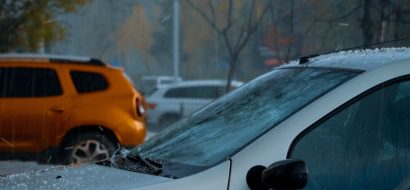Stormschade aan je auto in het buitenland: ben je verzekerd?